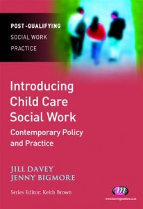 Baixar Introducing child care social work: contemporary pdf, epub, eBook