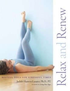 Baixar Relax and Renew: Restful Yoga for Stressful Times pdf, epub, eBook