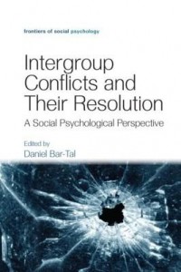 Baixar Intergroup Conflicts and Their Resolution pdf, epub, eBook