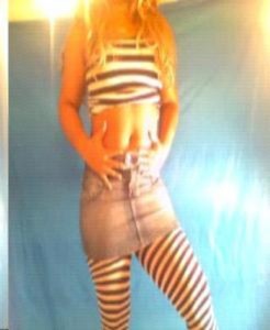 Baixar Wtf strip mall goth girl – clubwear dancer pdf, epub, eBook